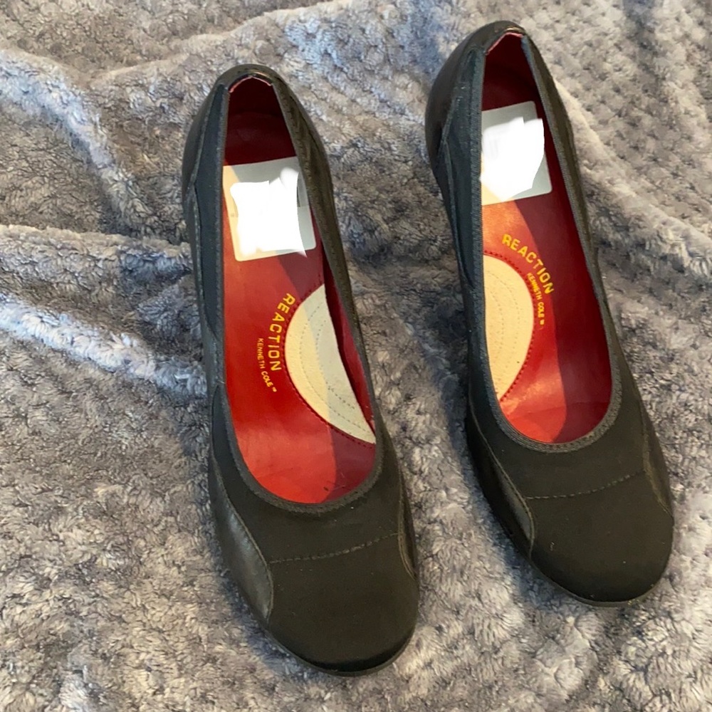 NWT Kenneth Cole Reaction Sz8 Admit One mix media heel